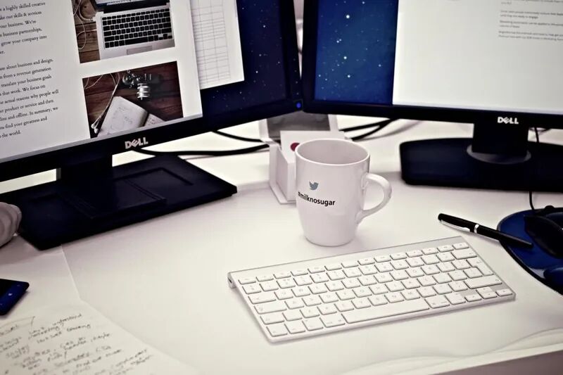 Desktop computer on an office desk, representing the end of Windows 10 Extended Security Updates and the upgrade to Windows 11